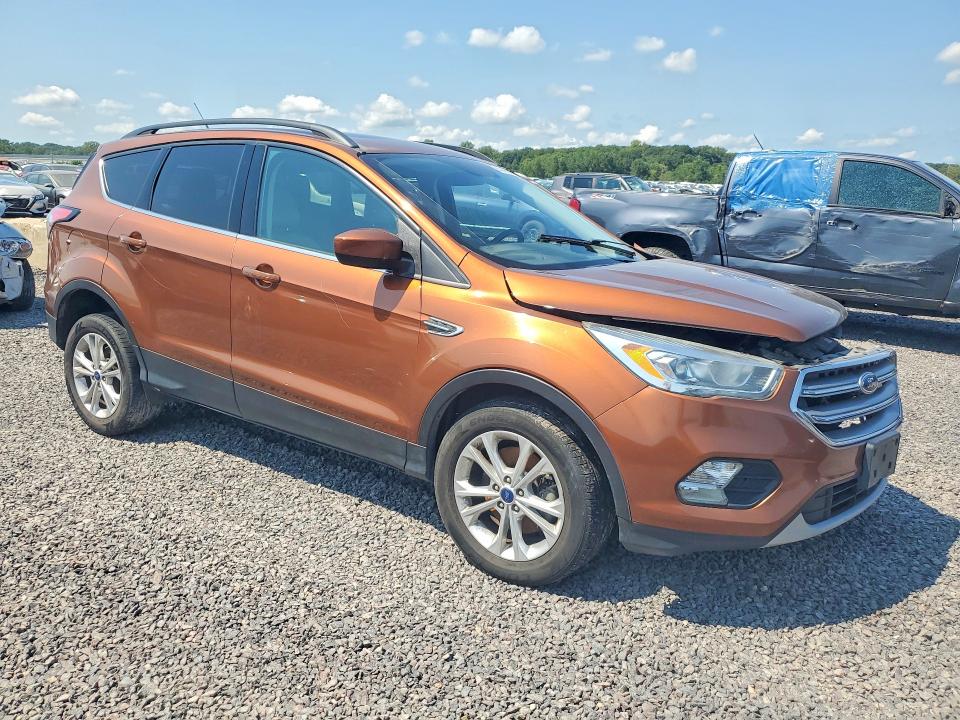Photo 4 from auction – 2017 FORD ESCAPE with VIN 1FMCU9G98HUD96527