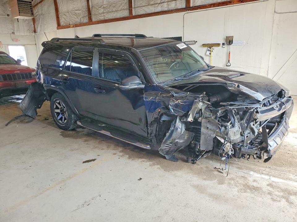 Photo 4 from auction – 2019 TOYOTA 4RUNNER with VIN JTEBU5JR1K5612975