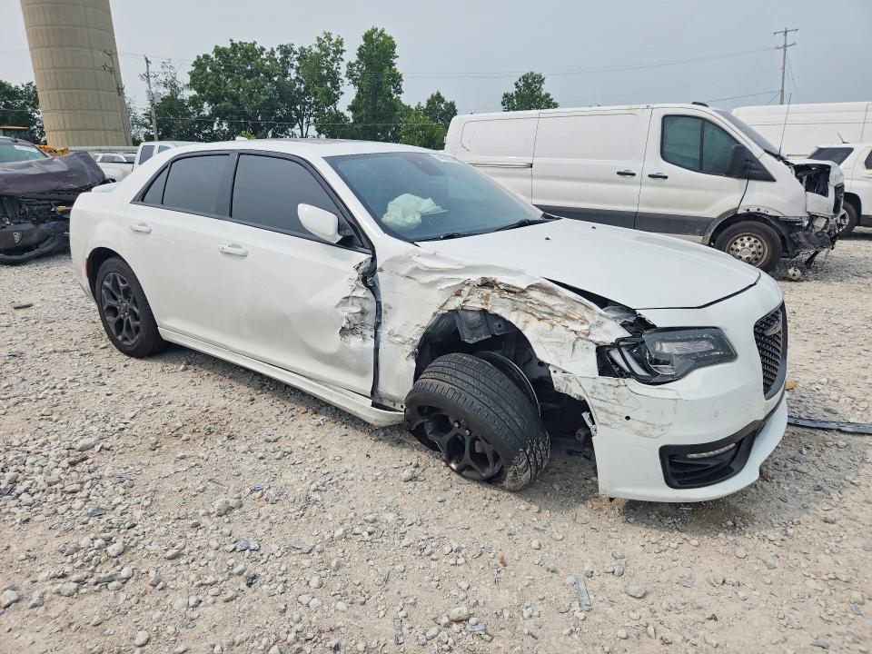 Photo 4 from auction – 2022 CHRYSLER 300 with VIN 2C3CCAGG9NH135319