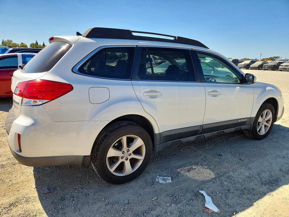 Photo 3 from auction – 2014 SUBARU OUTBACK with VIN 4S4BRBCC5E3280564