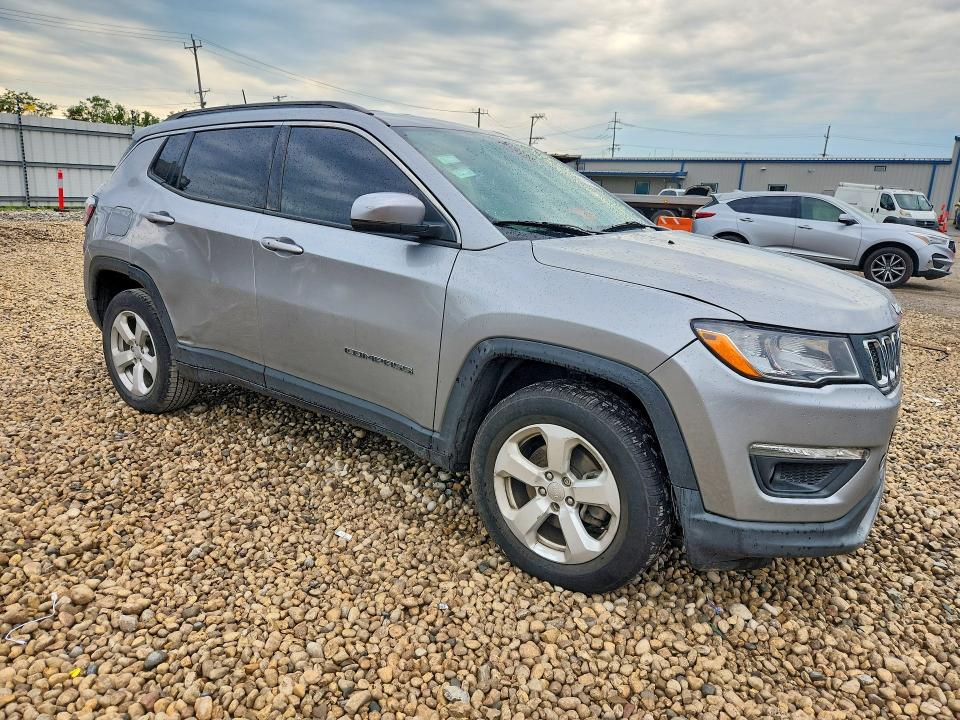 Foto 4 de la subasta – 2019 JEEP COMPASS con VIN 3C4NJDBB6KT714407