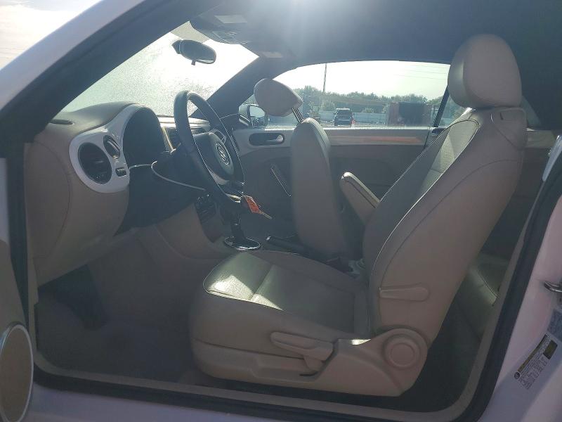 Photo 7 from auction – 2015 VOLKSWAGEN BEETLE with VIN 3VW517AT4FM809198