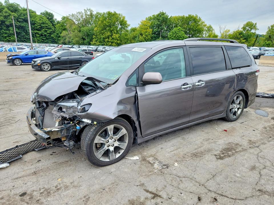 TOYOTA SIENNA 2013 with VIN 5TDXK3DC1DS368981 - Photo from auction