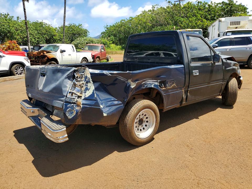 Photo 3 from auction – 1990 ISUZU CONVENTIONAL with VIN JAACL11L0L7236489