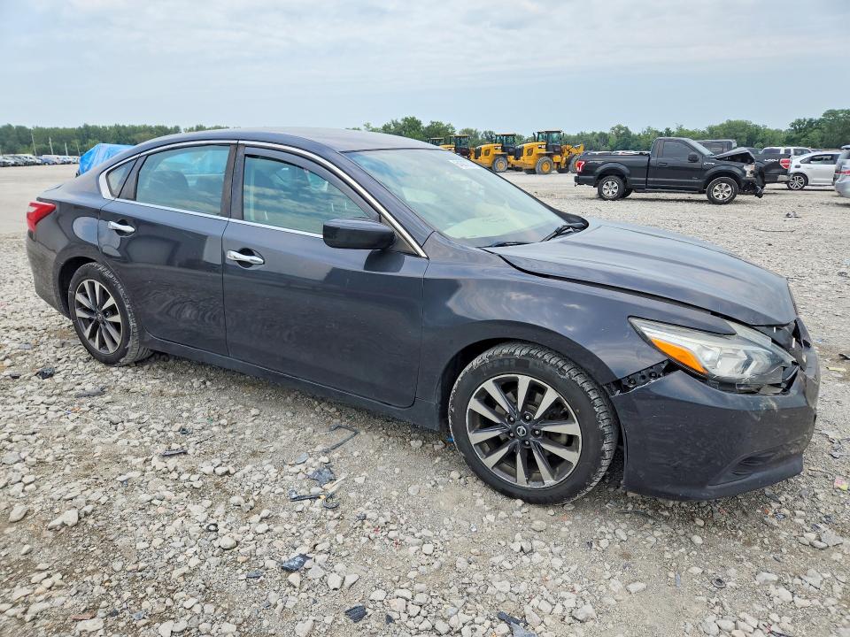 Photo 4 from auction – 2017 NISSAN ALTIMA with VIN 1N4AL3AP5HC275324