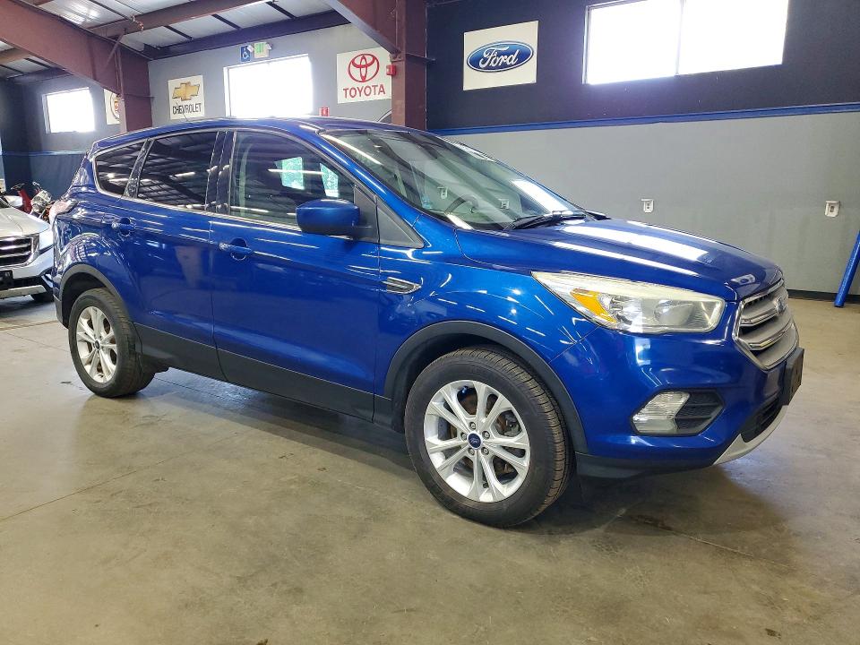 Photo 4 from auction – 2017 FORD ESCAPE with VIN 1FMCU9G96HUB73421