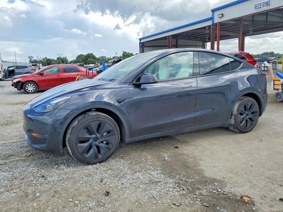 TESLA MODEL Y 2024 с VIN 7SAYGDED2RF185140 - Снимка от търг