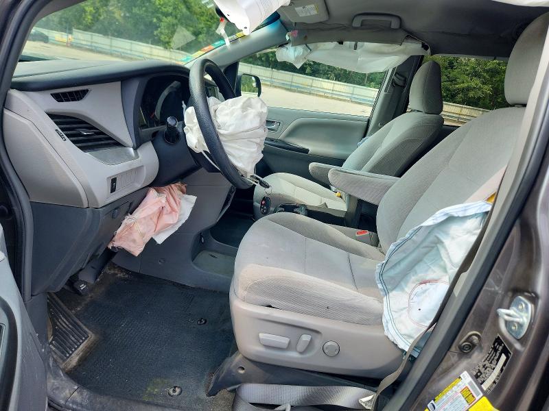 Photo 7 from auction – 2017 TOYOTA SIENNA with VIN 5TDKZ3DC1HS798196