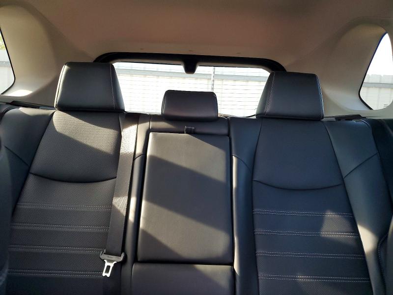 Photo 10 from auction – 2020 TOYOTA RAV4 with VIN 2T3N1RFV7LC125749