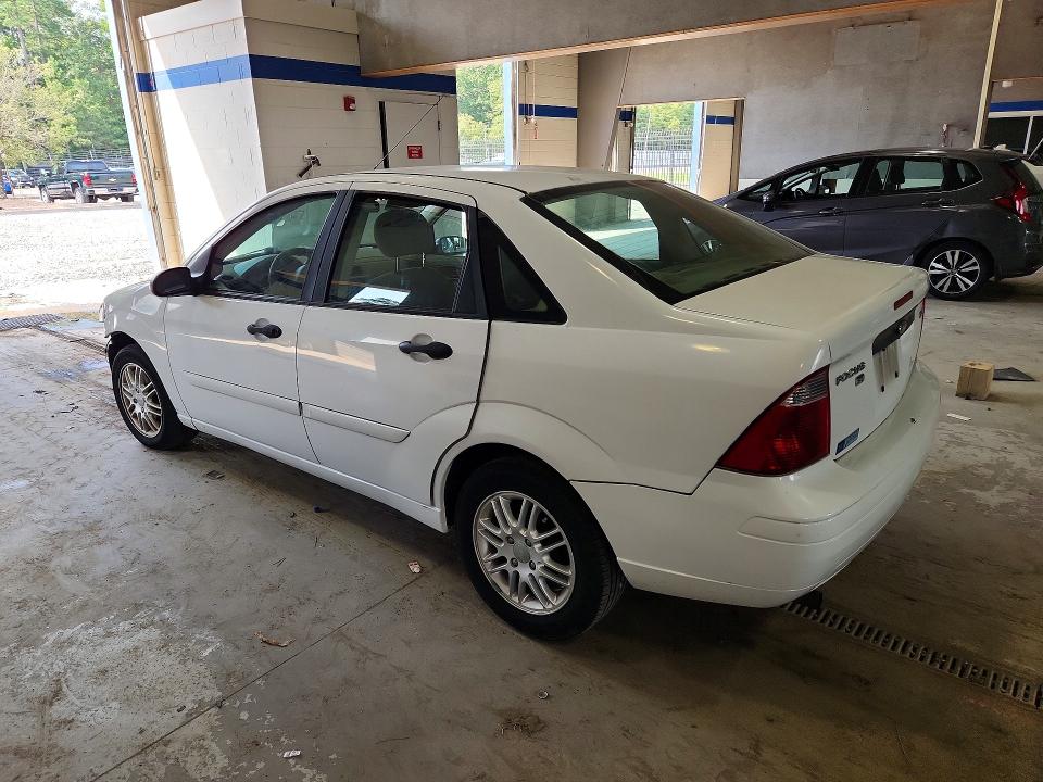 Photo 2 from auction – 2005 FORD FOCUS with VIN 1FAFP34N75W147276