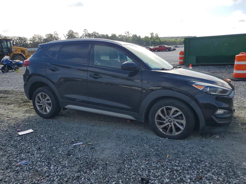 Photo 4 from auction – 2017 HYUNDAI TUCSON with VIN KM8J3CA45HU460771