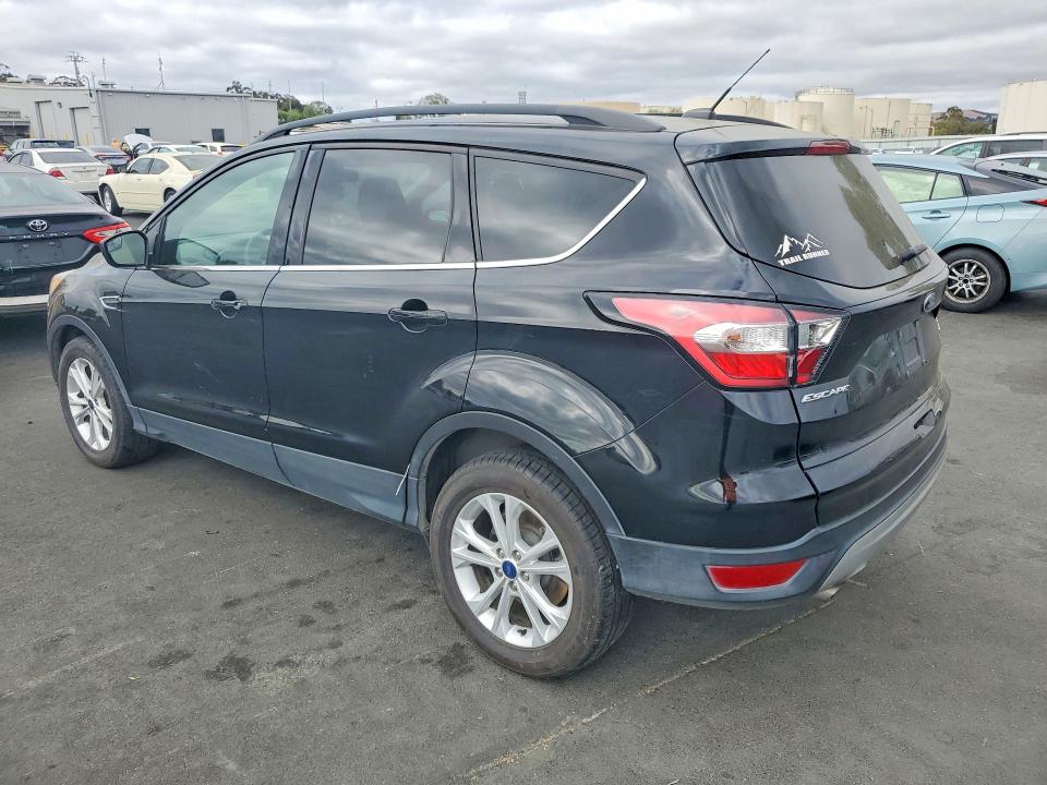 Photo 2 from auction – 2018 FORD ESCAPE with VIN 1FMCU0GD1JUB29073