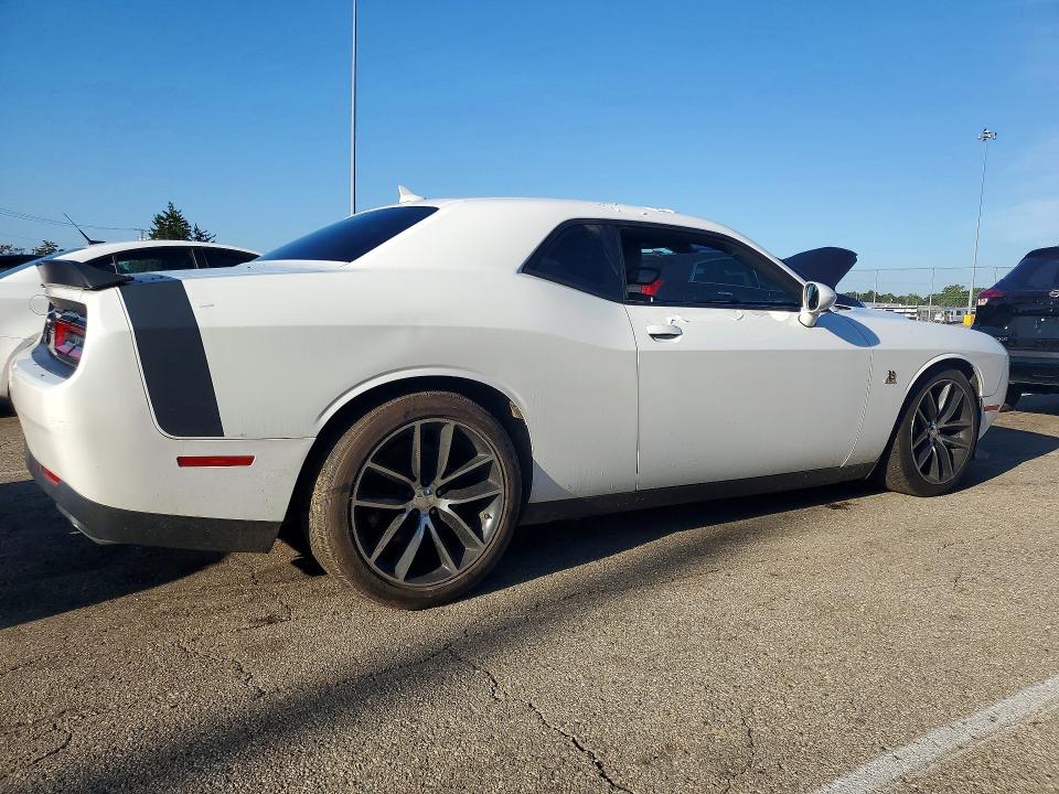Photo 3 from auction – 2016 DODGE CHALLENGER with VIN 2C3CDZFJ0GH345917