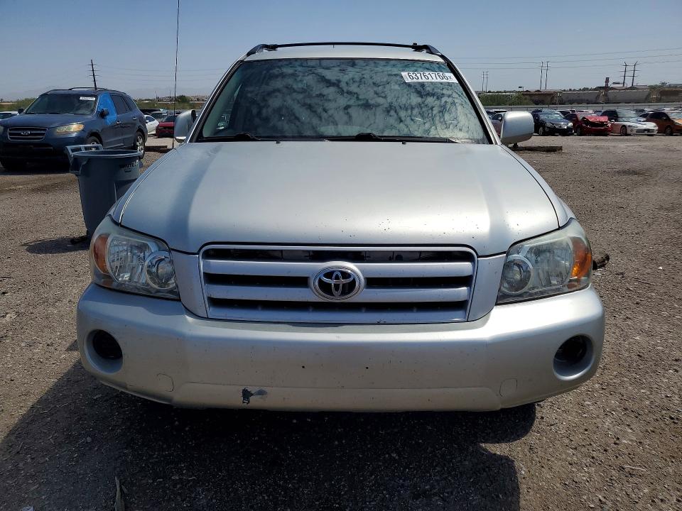 Photo 5 from auction – 2005 TOYOTA HIGHLANDER with VIN JTEGD21A450106752