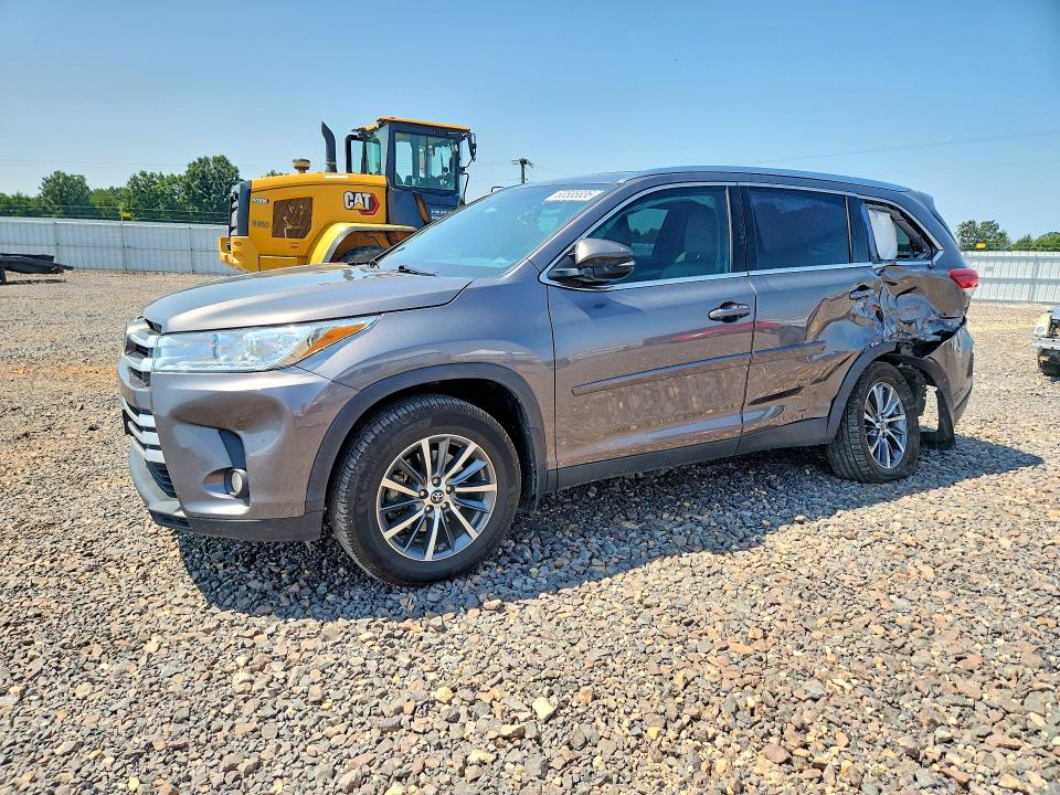 TOYOTA HIGHLANDER 2019 with VIN 5TDJZRFH5KS619141 - Photo from auction