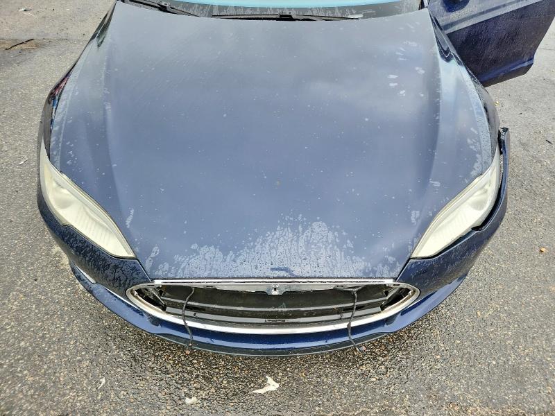 Photo 11 from auction – 2014 TESLA MODEL S with VIN 5YJSA1H21EFP62912