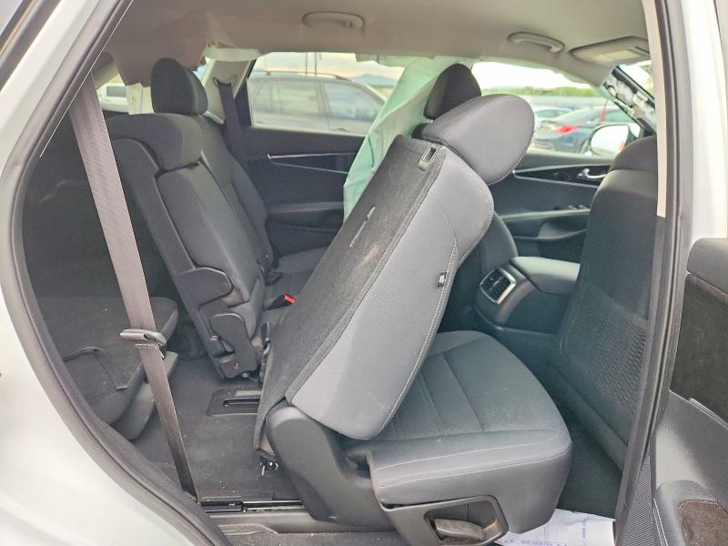 Photo 11 from auction – 2018 KIA SORENTO with VIN 5XYPGDA53JG339701