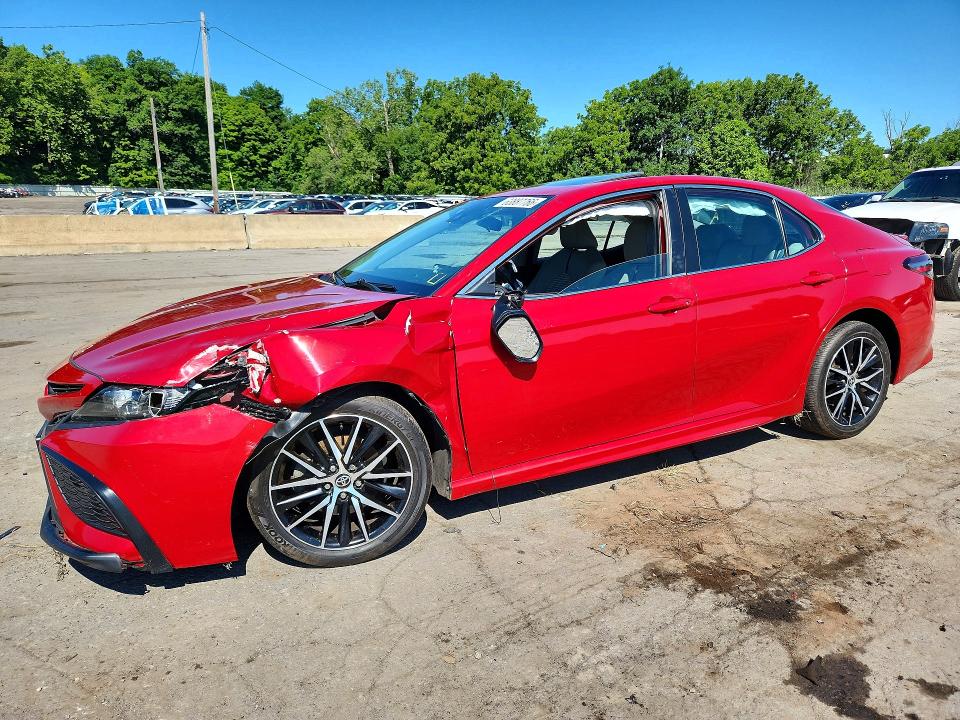 TOYOTA CAMRY 2021 with VIN 4T1G11BK2MU020082 - Photo from auction