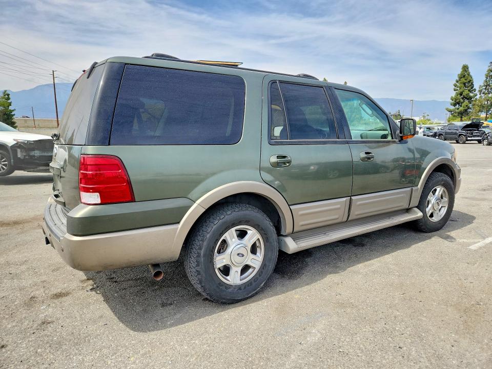 Photo 3 from auction – 2004 FORD EXPEDITION with VIN 1FMFU17L54LA81632
