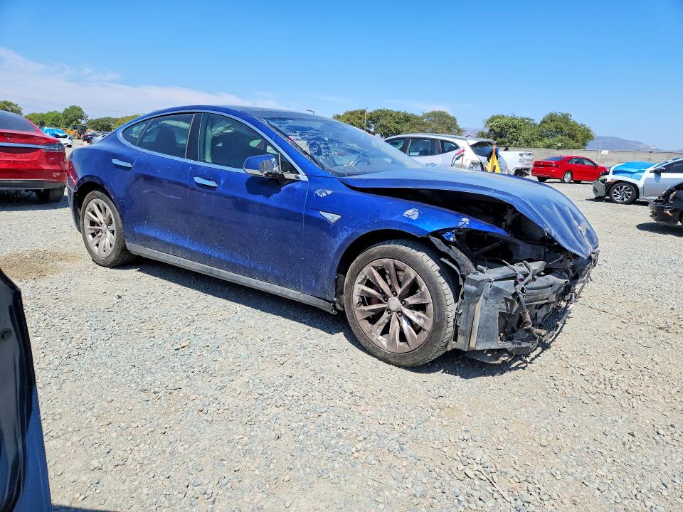 Photo 4 from auction – 2016 TESLA MODEL S with VIN 5YJSA1E44GF134304