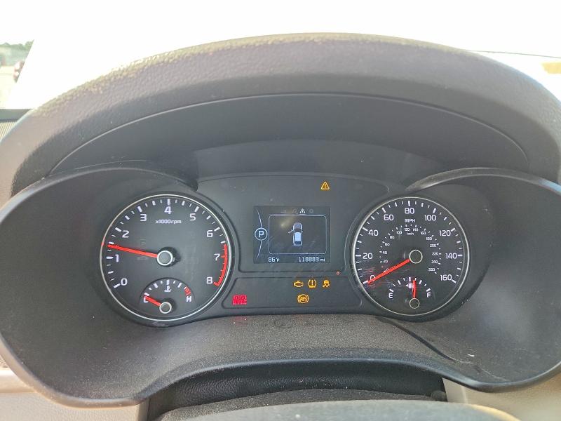 Photo 9 from auction – 2018 KIA OPTIMA with VIN 5XXGT4L35JG179767