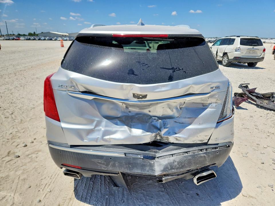 Photo 6 from auction – 2018 CADILLAC XT5 with VIN 1GYKNERS6JZ224358