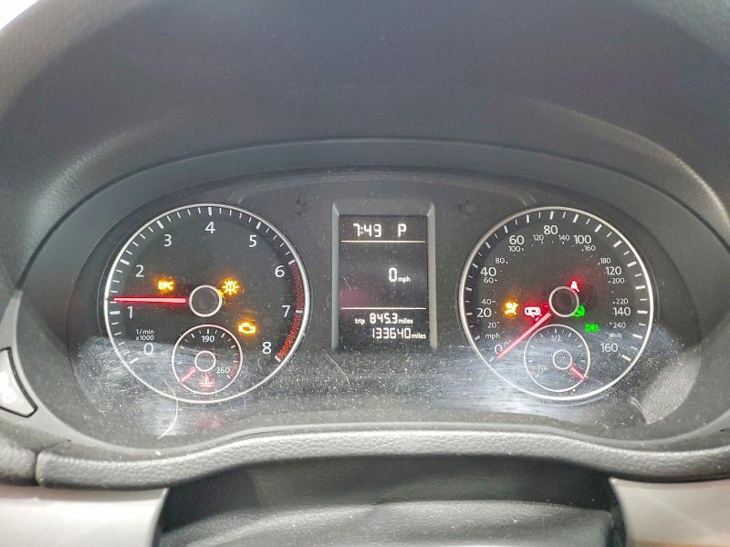 Photo 9 from auction – 2015 VOLKSWAGEN PASSAT with VIN 1VWAT7A3XFC038160