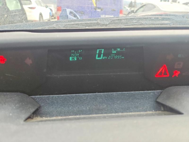 Photo 9 from auction – 2005 TOYOTA PRIUS with VIN JTDKB20U153062241