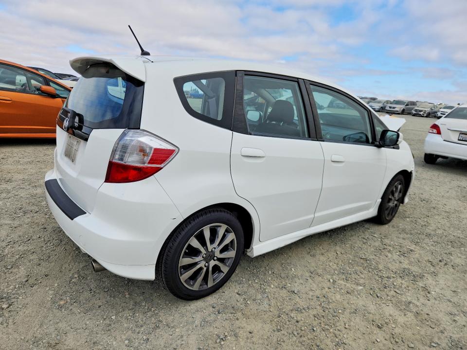 Photo 3 from auction – 2012 HONDA FIT with VIN JHMGE8H54CC040095