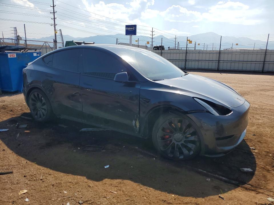 Снимка 4 от търг – 2024 TESLA MODEL Y с VIN 7SAYGDEF8RF050004