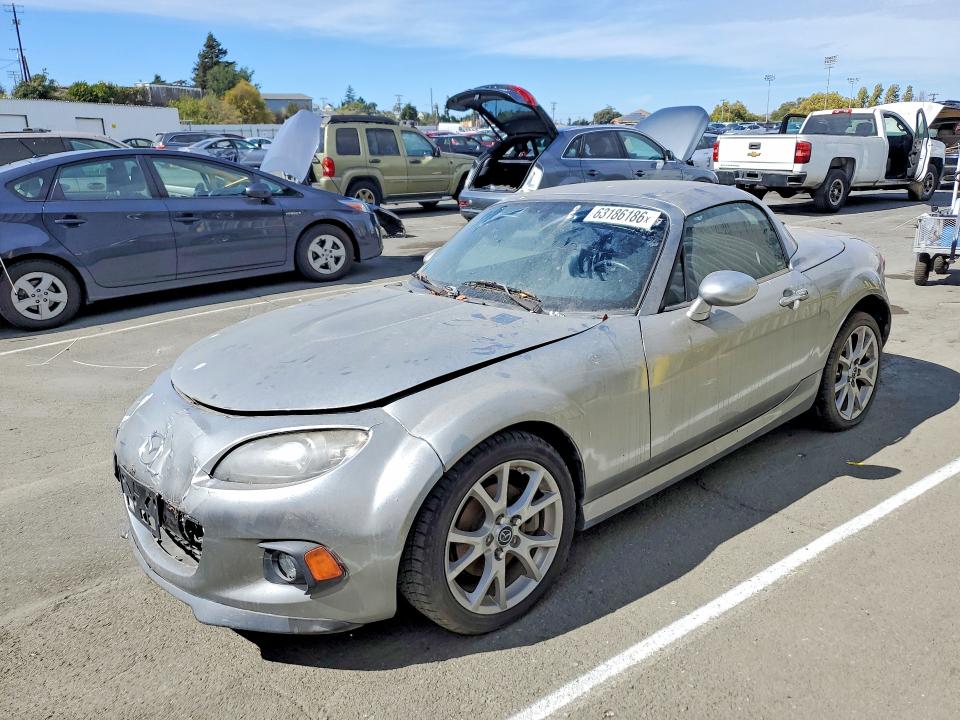 MAZDA MX-5 MIATA 2013 مع رقم تعريف المركبة JM1NC2PF0D0230582 - صورة من المزاد