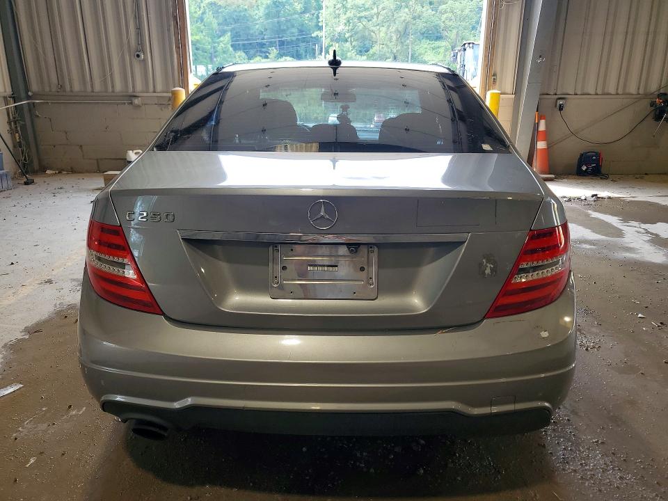 Photo 6 from auction – 2012 MERCEDES-BENZ C with VIN WDDGF4HB3CA631937