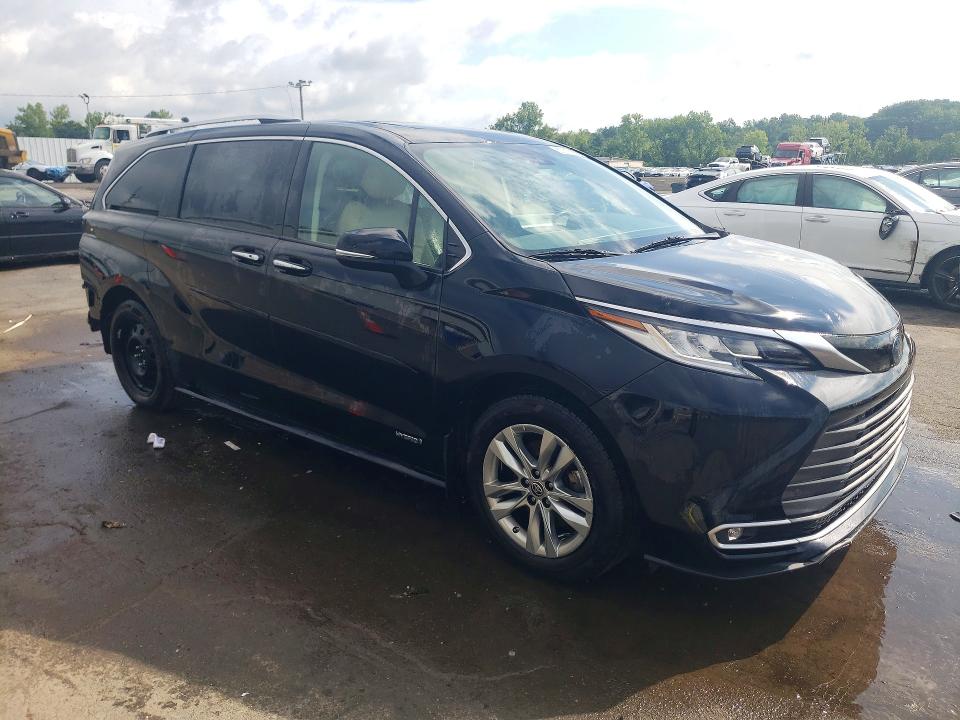 Photo 4 from auction – 2021 TOYOTA SIENNA with VIN 5TDZSKFC7MS032221