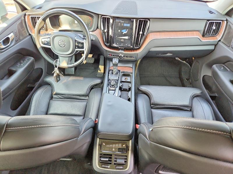 Photo 8 from auction – 2019 VOLVO XC60 with VIN LYVA22RL0KB211468