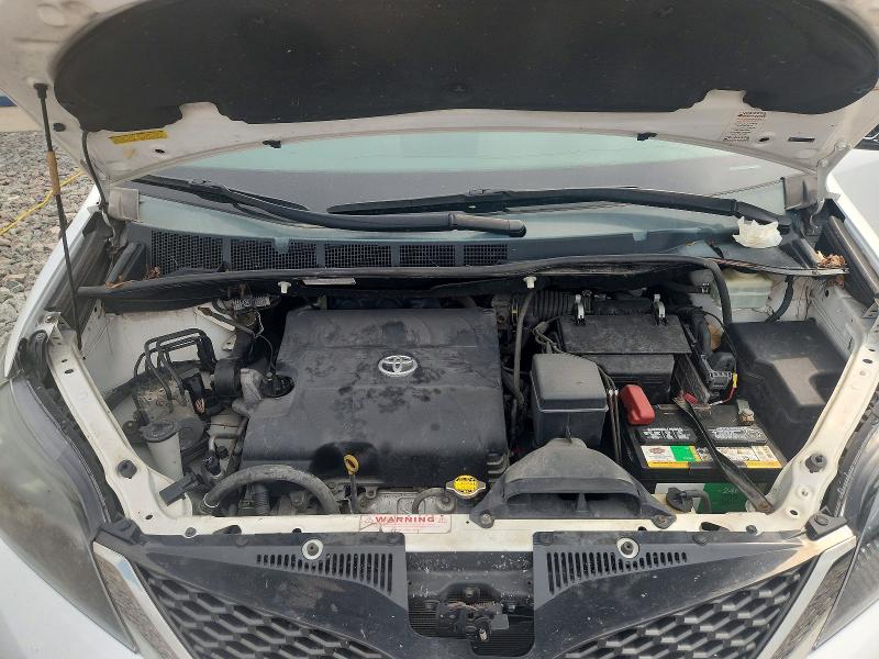 Photo 12 from auction – 2014 TOYOTA SIENNA with VIN 5TDXK3DC3ES512726
