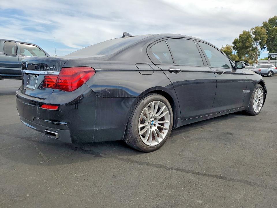 Photo 3 from auction – 2015 BMW 740 with VIN WBAYA6C51FD827028