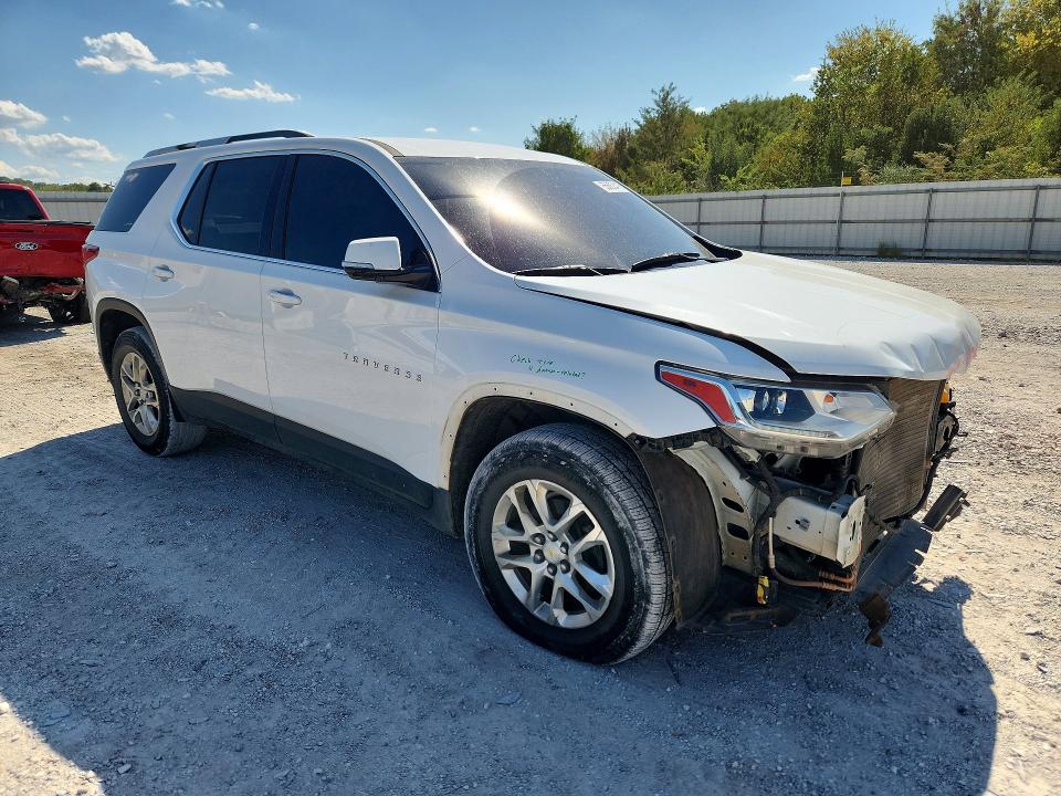 Photo 4 from auction – 2018 CHEVROLET TRAVERSE with VIN 1GNERGKW4JJ180320