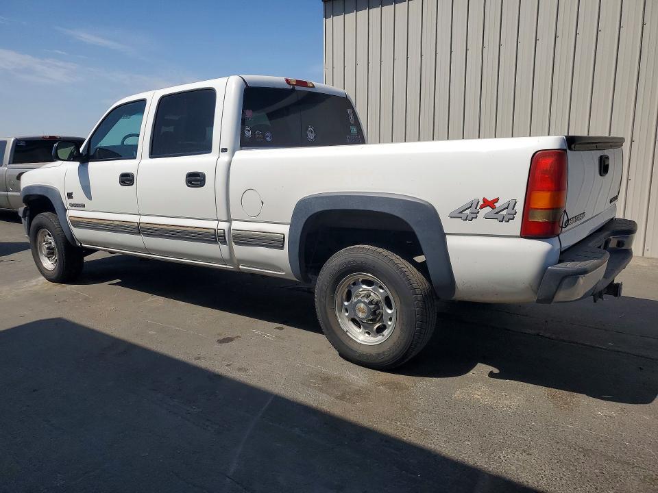 Photo 2 from auction – 2002 CHEVROLET SILVERADO with VIN 1GCGK13U92F215289