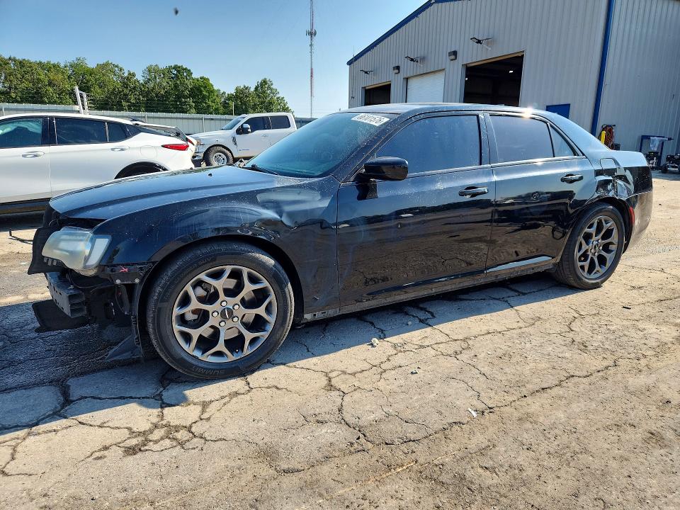 CHRYSLER 300 2015 with VIN 2C3CCAGG5FH831211 - Photo from auction