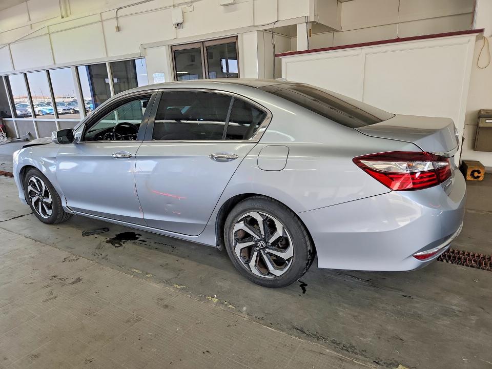 Photo 2 from auction – 2017 HONDA ACCORD with VIN 1HGCR2F85HA089339