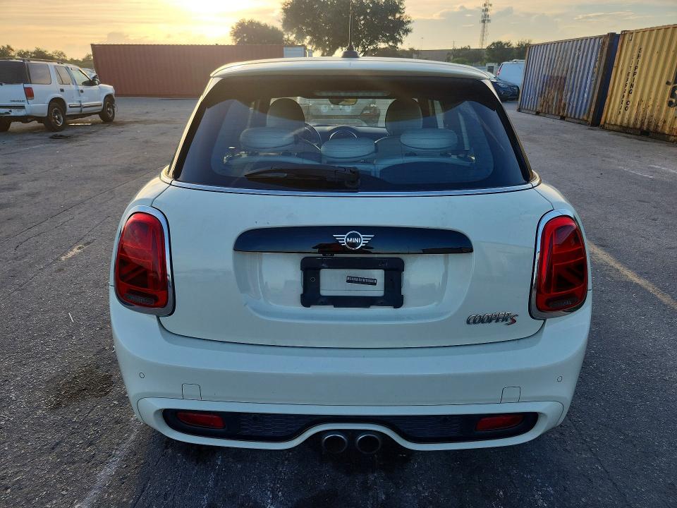 Photo 6 from auction – 2021 MINI COOPER with VIN WMWXU9C02M2P04629