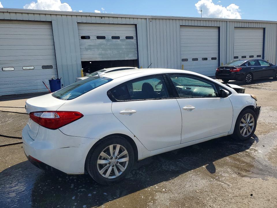 Photo 3 from auction – 2015 KIA FORTE with VIN KNAFX4A67F5400193