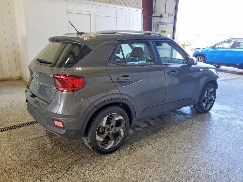 Photo 3 from auction – 2025 HYUNDAI VENUE with VIN KMHRC8A36SU404028