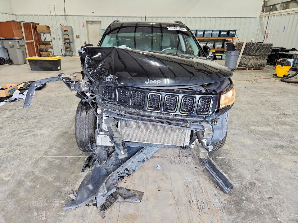 Photo 5 from auction – 2020 JEEP COMPASS with VIN 3C4NJDBB4LT239695