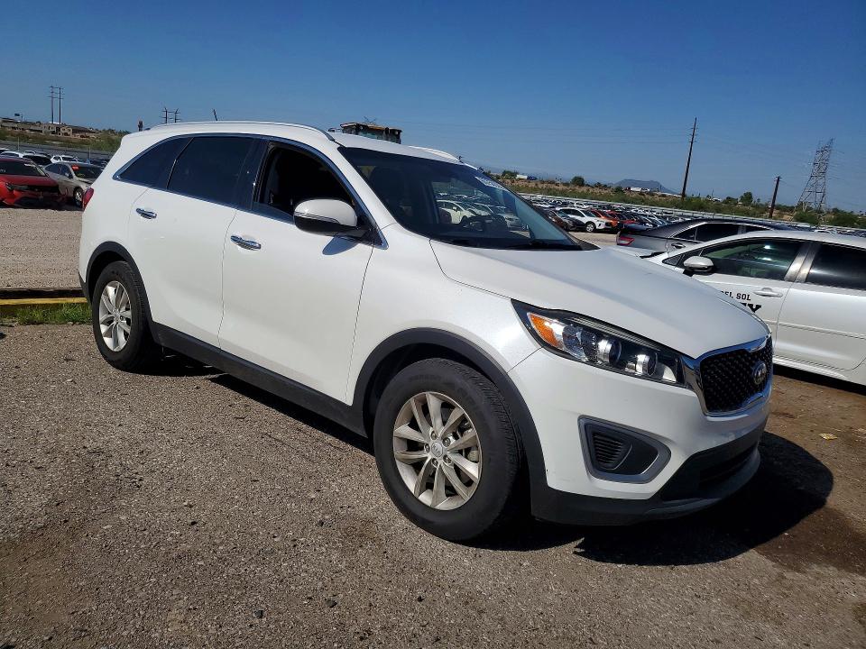 Photo 4 from auction – 2017 KIA SORENTO with VIN 5XYPG4A5XHG250282