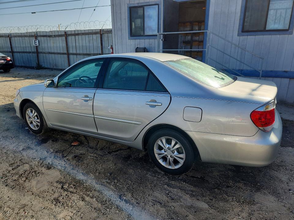 Photo 2 from auction – 2005 TOYOTA CAMRY with VIN 4T1BF32K05U102062