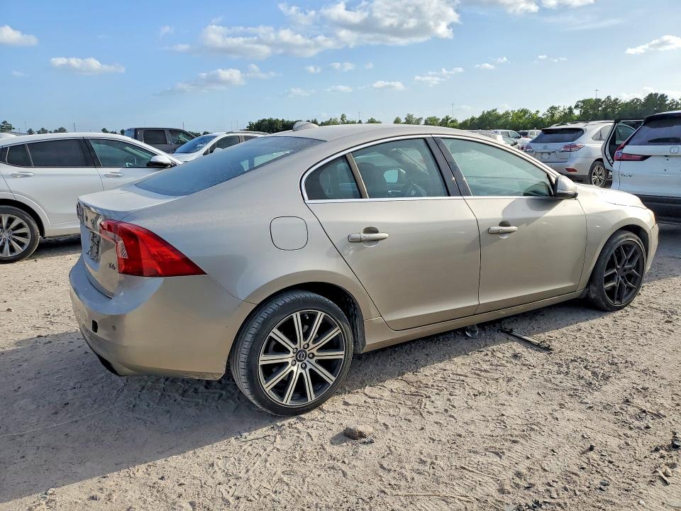 Photo 3 from auction – 2015 VOLVO S60 with VIN YV149MFM2F1346704