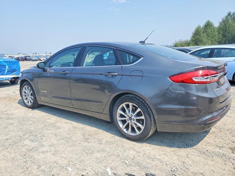Photo 2 from auction – 2017 FORD FUSION with VIN 3FA6P0LU4HR105761