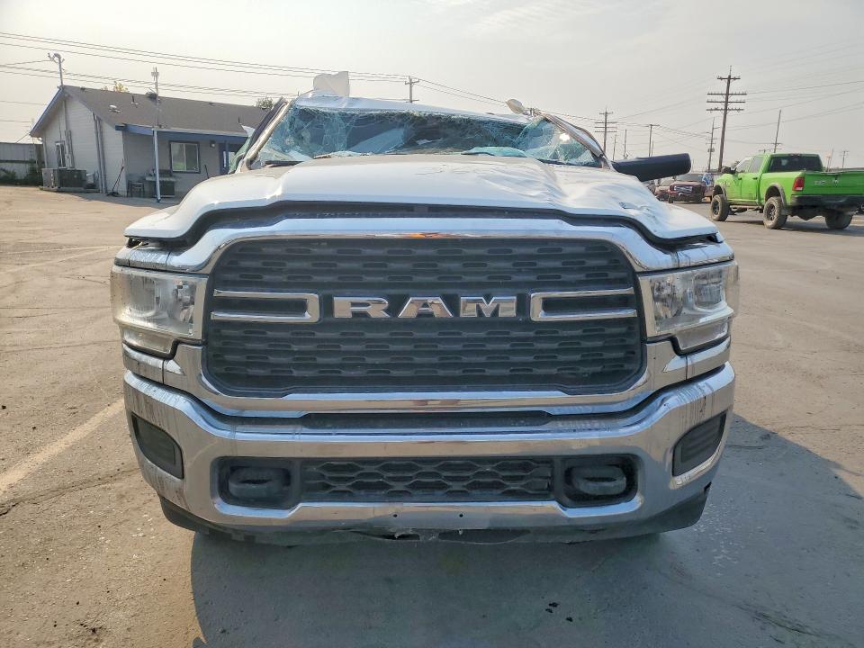 Photo 5 from auction – 2022 RAM 2500 with VIN 3C6UR5DLXNG235962