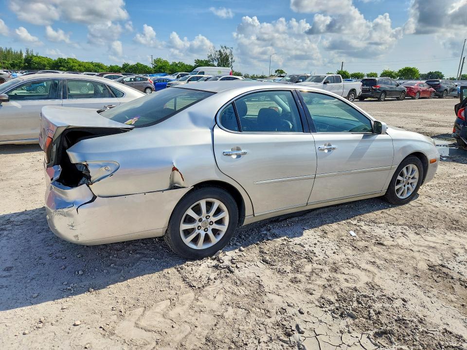Photo 3 from auction – 2003 LEXUS ES with VIN JTHBF30G330094402
